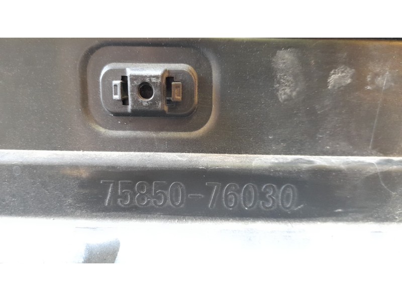 Recambio de estribos laterales para lexus ux (za10) referencia OEM IAM 7585076030  
