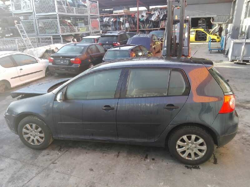 volkswagen golf v berlina (1k1) del año 2006