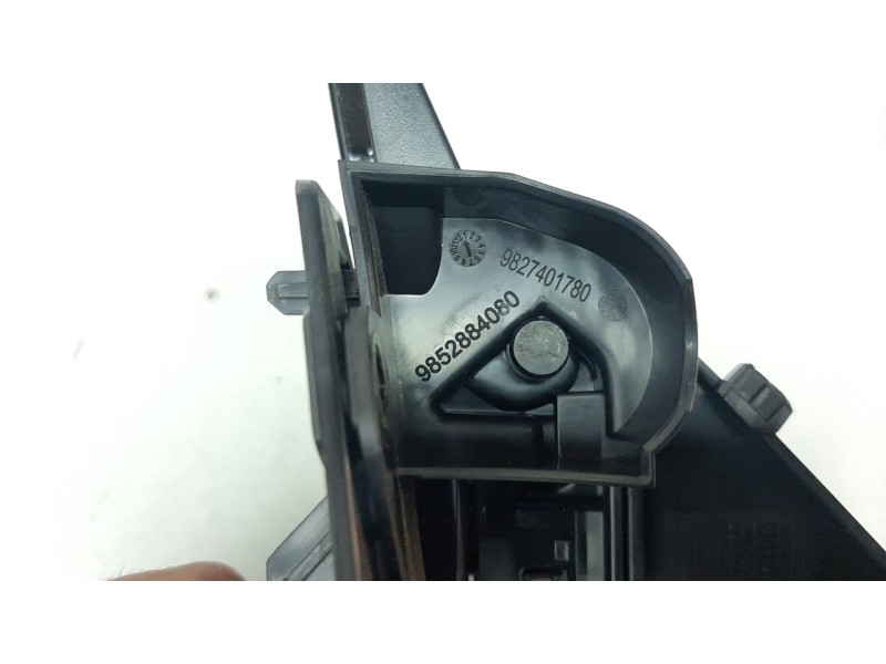 Recambio de guantera para peugeot 2008 (p1) 1.2 puretech referencia OEM IAM 9827401780  