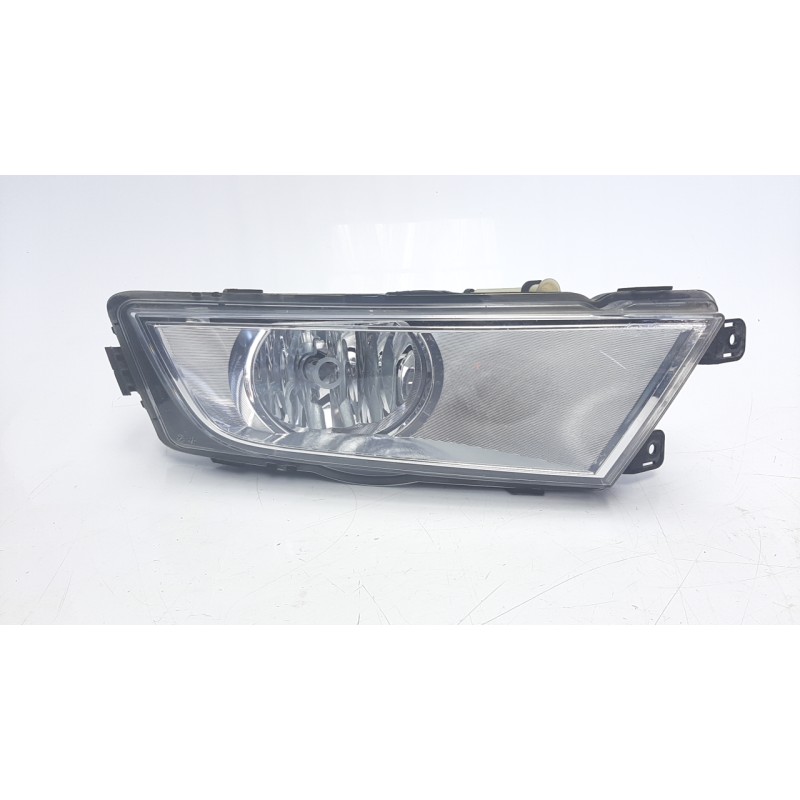 Recambio de faro antiniebla derecho para skoda octavia lim. (5e3) 1.6 tdi dpf referencia OEM IAM 5E0941700D  