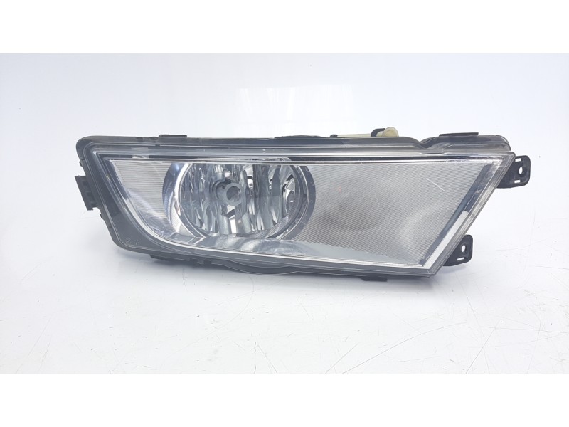 Recambio de faro antiniebla derecho para skoda octavia lim. (5e3) 1.6 tdi dpf referencia OEM IAM 5E0941700D  