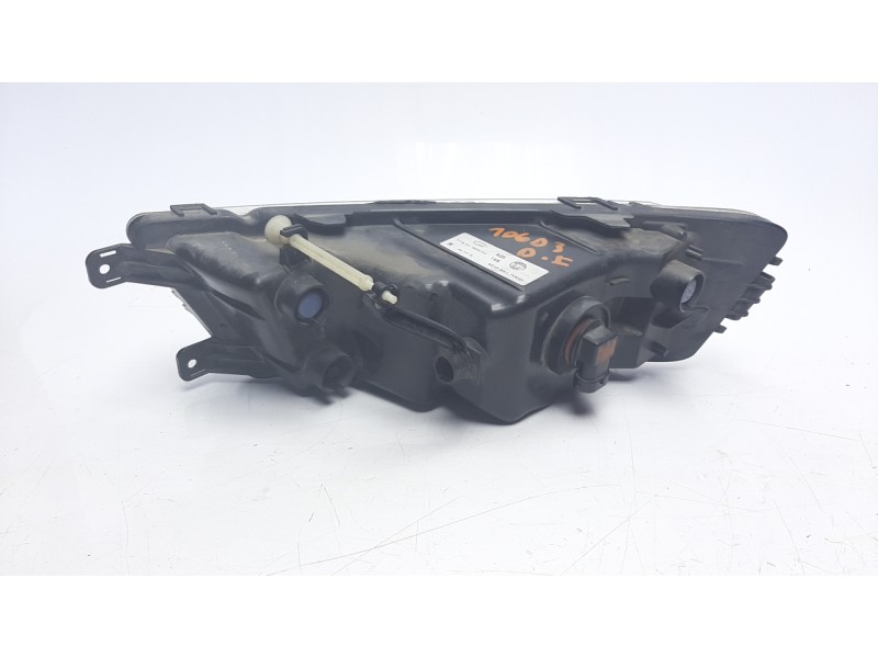 Recambio de faro antiniebla derecho para skoda octavia lim. (5e3) 1.6 tdi dpf referencia OEM IAM 5E0941700D  