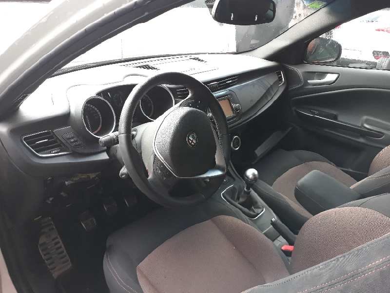 alfa romeo giulietta (191) del año 2013