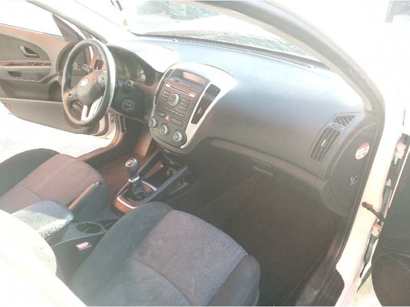 kia cee´d sporty wagon del año 2011