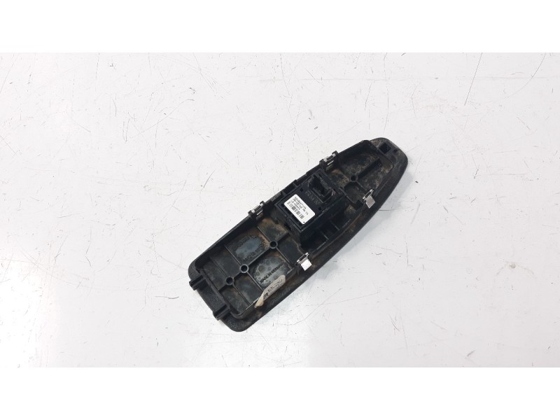 Recambio de mando elevalunas delantero derecho para bmw serie 3 lim. (f30) 2.0 turbodiesel referencia OEM IAM 920810701  