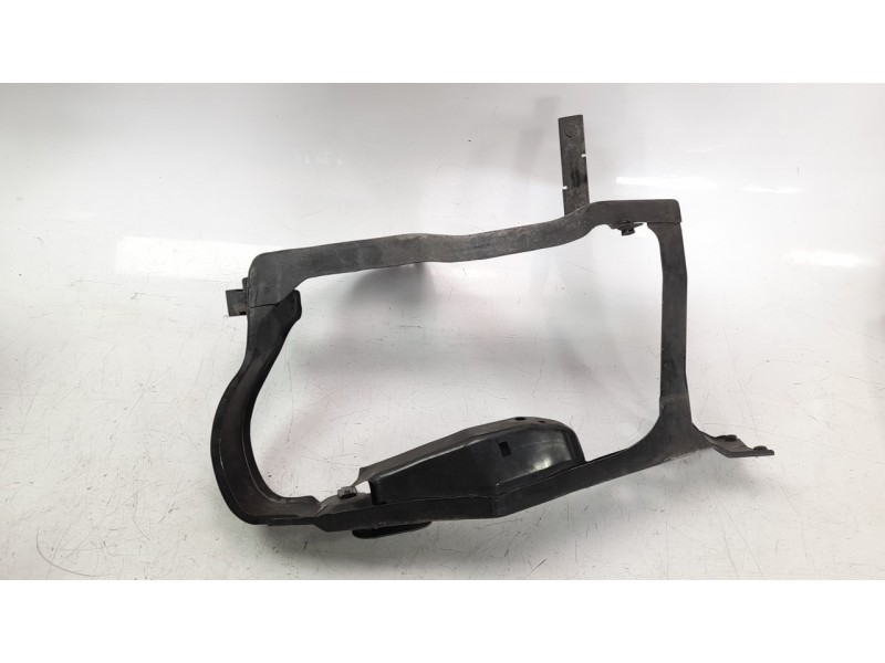 Recambio de soporte faro derecho para mercedes-benz clase cl (w215) coupe 5.0 v8 24v cat referencia OEM IAM A2156200672  