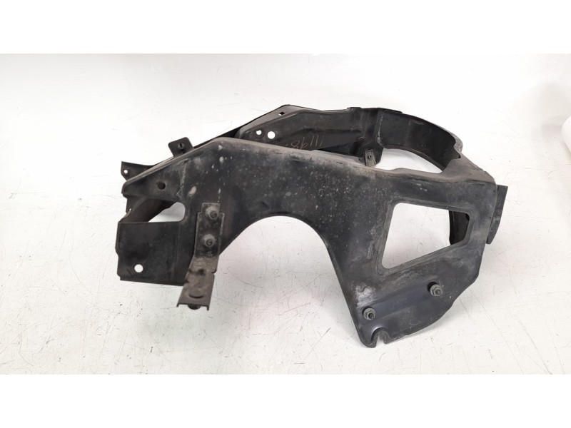 Recambio de soporte faro derecho para mercedes-benz clase cl (w215) coupe 5.0 v8 24v cat referencia OEM IAM A2156200672  