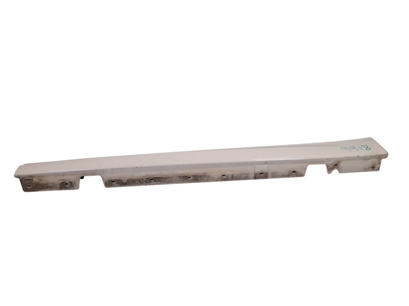 Recambio de estribos laterales para bmw serie 3 berlina (e90) 320d referencia OEM IAM 51777202651  