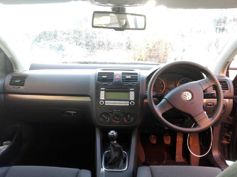 volkswagen golf v berlina (1k1) del año 2006