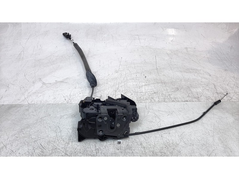 Recambio de cerradura puerta trasera derecha para renault megane iv grandtour business referencia OEM IAM 825021410R  