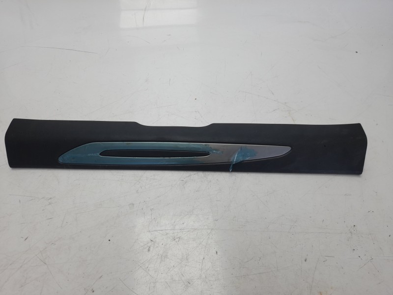 Recambio de moldura para citroen ds3 design referencia OEM IAM 9686604177  