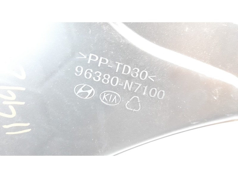 Recambio de sistema audio / radio cd para hyundai tucson referencia OEM IAM 96380N7100  