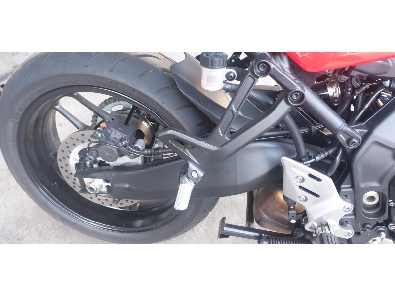 Recambio de estribo para yamaha tracer 900 referencia OEM IAM B5U2742L00  