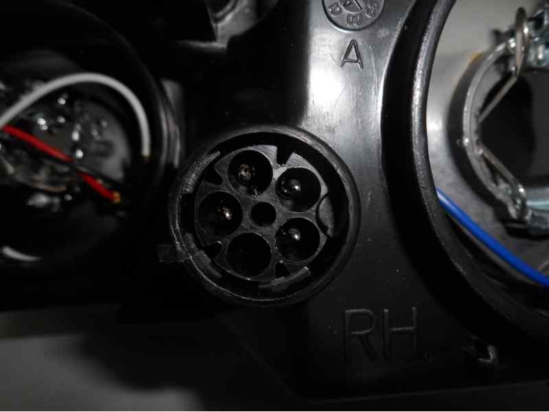 Recambio de faro derecho para opel vectra b berlina referencia OEM IAM 1216012 10116164001 OP0524803