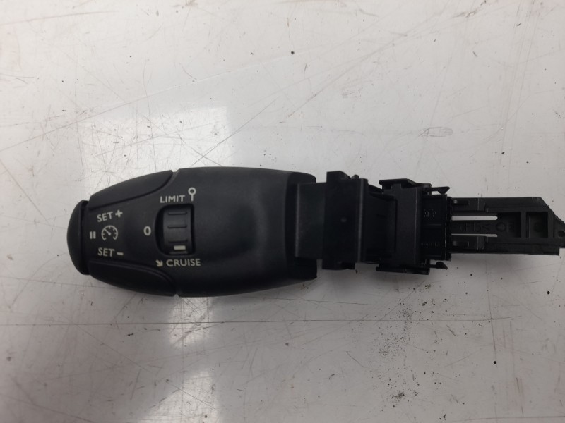 Recambio de mando volante para citroen ds3 design referencia OEM IAM 96655861XT  