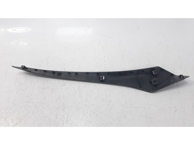 Recambio de moldura para yamaha x-max 125 referencia OEM IAM BL1F171M00  