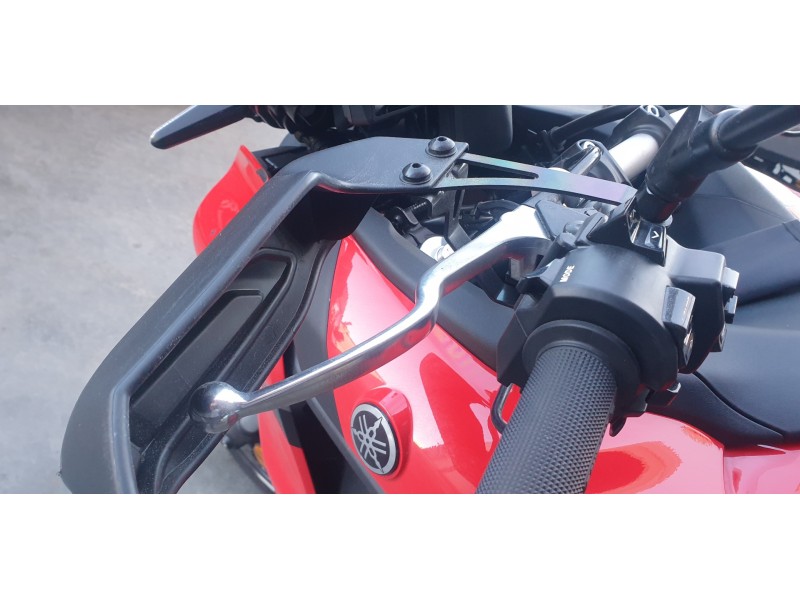 Recambio de maneta exterior delantera izquierda para yamaha tracer 900 referencia OEM IAM   