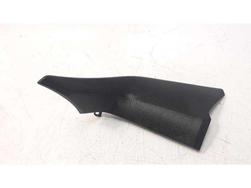 Recambio de moldura para yamaha x-max 125 referencia OEM IAM BL1F837L00  