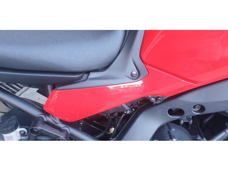 Recambio de moldura para yamaha tracer 900 referencia OEM IAM B5U2172100P0  