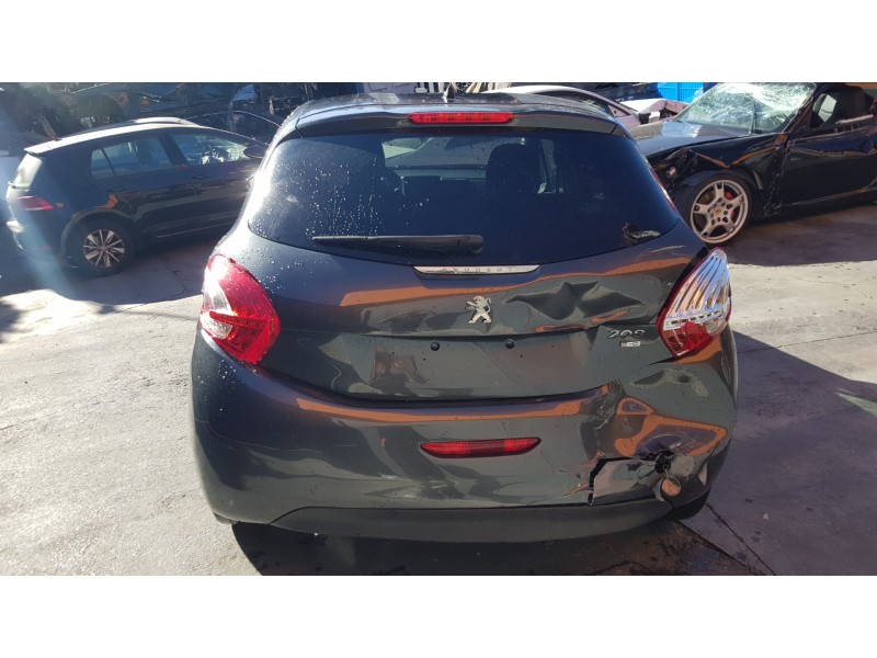 peugeot 208 del año 2015
