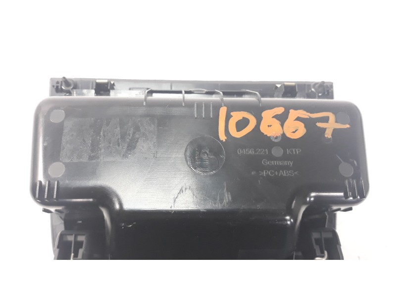 Recambio de guantera para volkswagen golf vii sportsvan 2.0 tdi referencia OEM IAM 0456221  