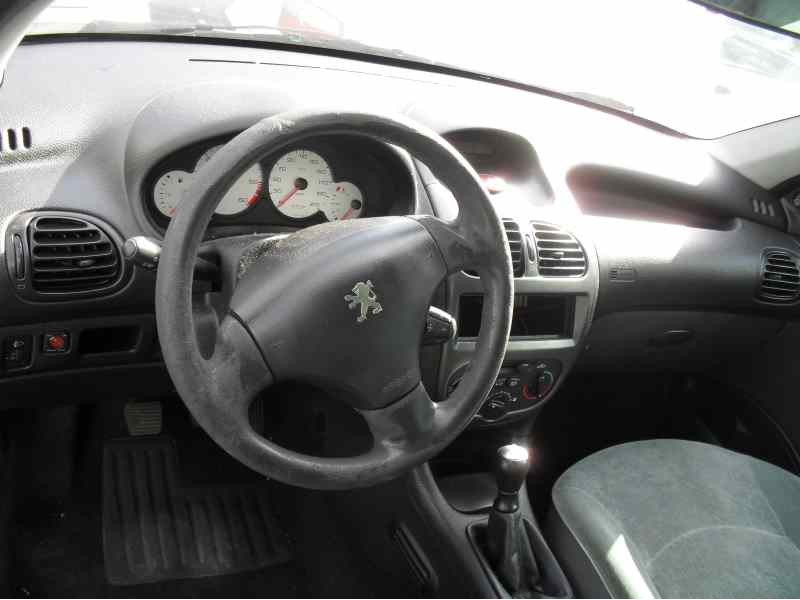 peugeot 206 berlina del año 2003