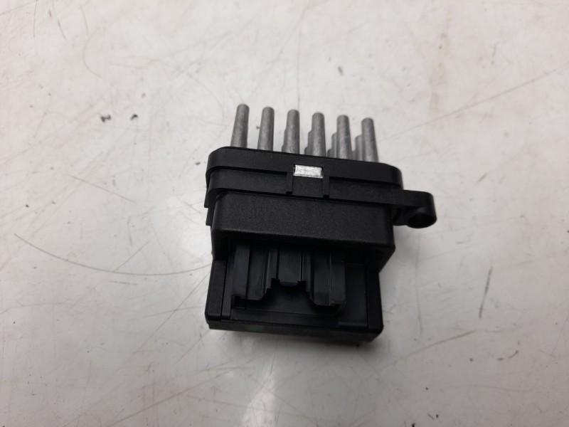 Recambio de resistencia calefaccion para ford fiesta (ccn) trend referencia OEM IAM 6G9T19E624  