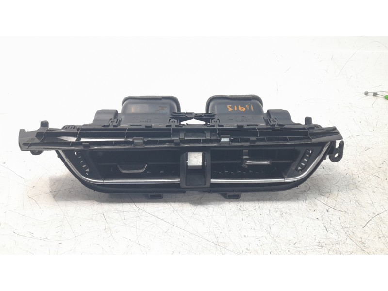 Recambio de rejilla aireadora para toyota c-hr hybrid gr sport referencia OEM IAM 55670F4010  