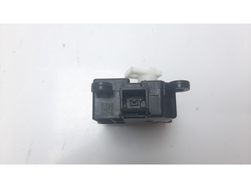 Recambio de motor calefaccion para mazda 3 berlina (bp) referencia OEM IAM 27731F531AG  