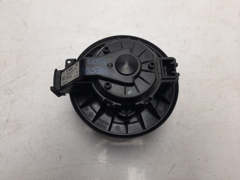 Recambio de ventilador calefaccion para ford fiesta (ccn) trend referencia OEM IAM 0130115551  