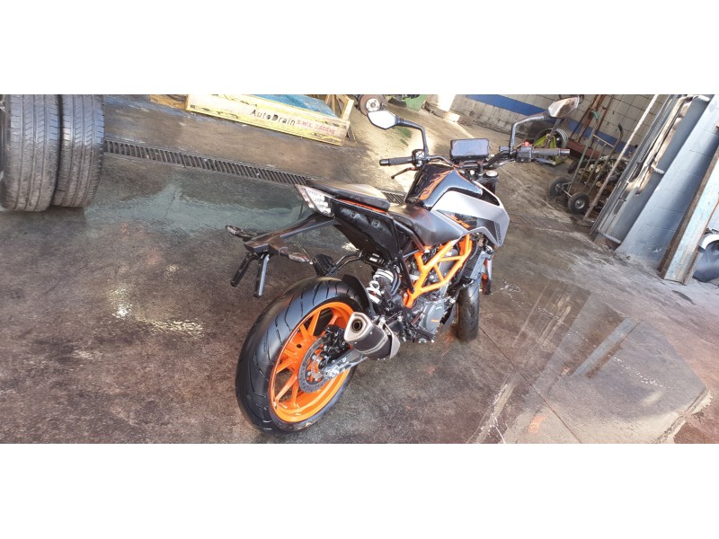 ktm 390 duke del año 2022