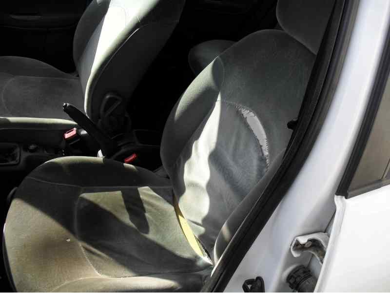 peugeot 206 berlina del año 2003