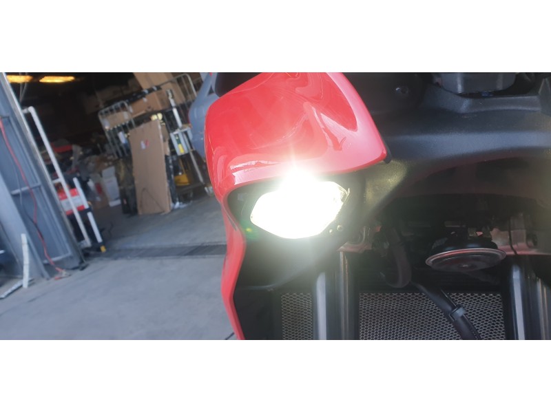 Recambio de faro delantero para yamaha tracer 900 referencia OEM IAM B5U8430000  