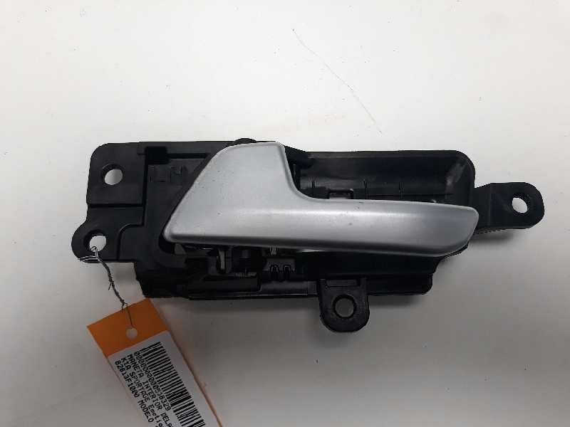 Recambio de maneta interior delantera izquierda para kia sportage emotion 4x2 referencia OEM IAM 82613F1000  