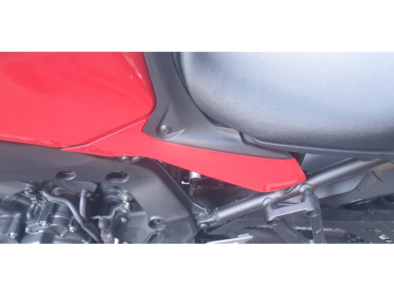 Recambio de moldura para yamaha tracer 900 referencia OEM IAM B5U2171100P0  