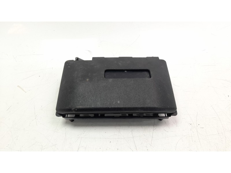 Recambio de cenicero para mercedes-benz clase c (w201) berlina 2.0 cat referencia OEM IAM A2018100030  