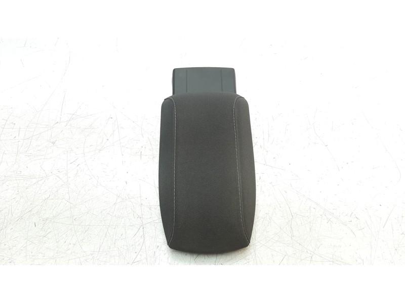 Recambio de apoyabrazos central para toyota auris hybrid active referencia OEM IAM 5890502860C3  