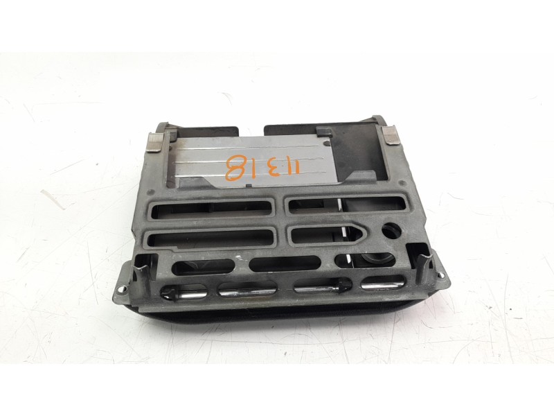 Recambio de cenicero para mercedes-benz clase c (w201) berlina 2.0 cat referencia OEM IAM A2018100030  