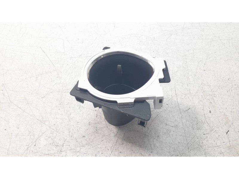 Recambio de cenicero para toyota c-hr hybrid gr sport referencia OEM IAM 55619F4090  55615F4011