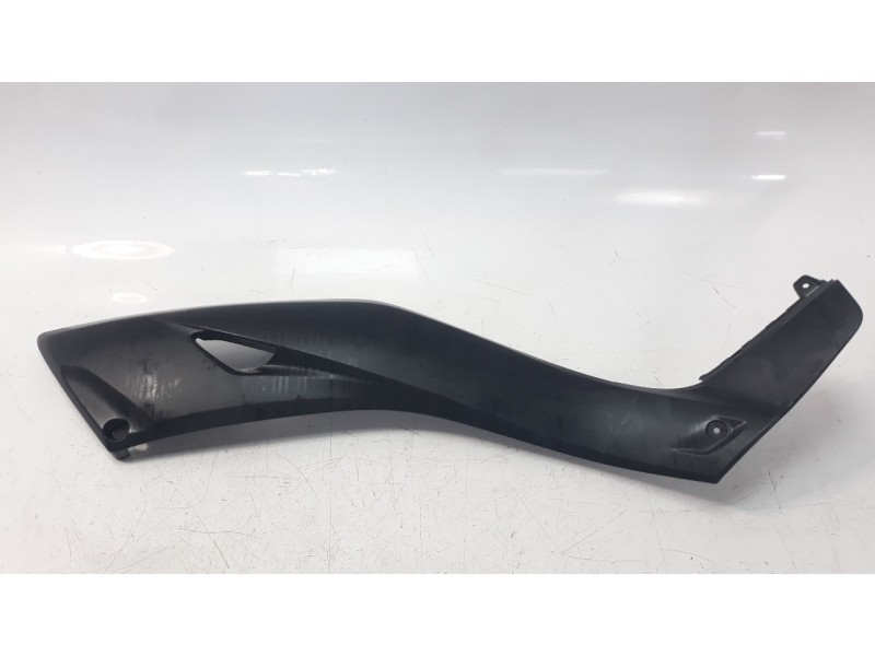 Recambio de moldura para yamaha x-max 125 referencia OEM IAM BL1F172100  