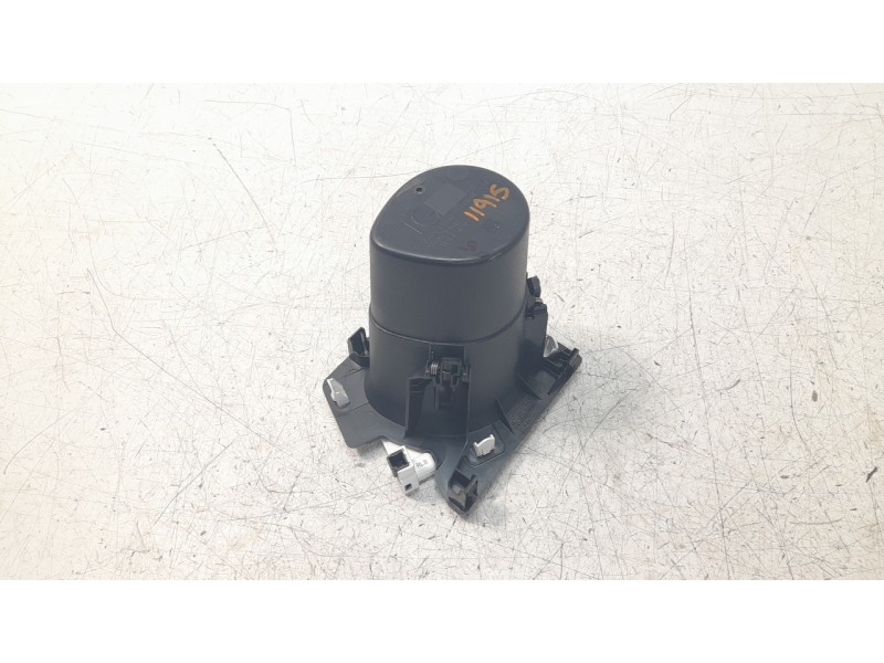Recambio de cenicero para toyota c-hr hybrid gr sport referencia OEM IAM 55619F4090  55615F4011