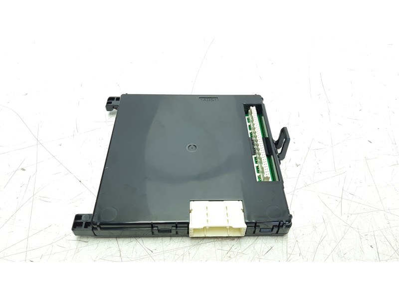 Recambio de caja reles / fusibles para toyota auris hybrid active referencia OEM IAM 8922102480  