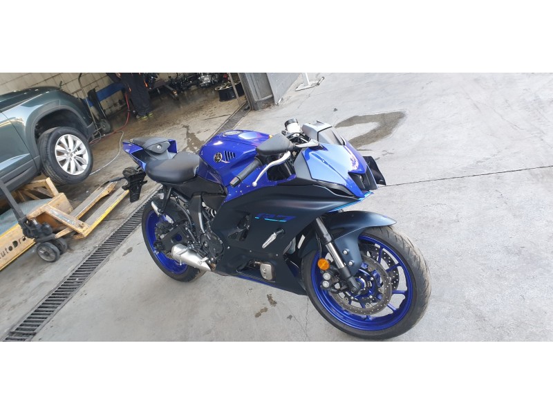 yamaha yzf-r 7 del año 2023