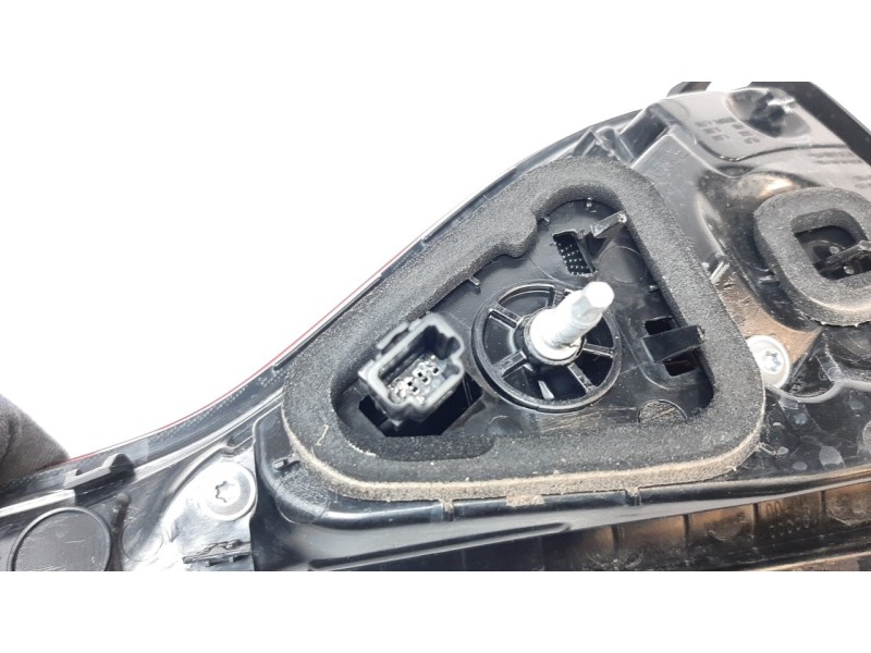 Recambio de piloto trasero derecho interior para renault clio v intens referencia OEM IAM 265504450R  