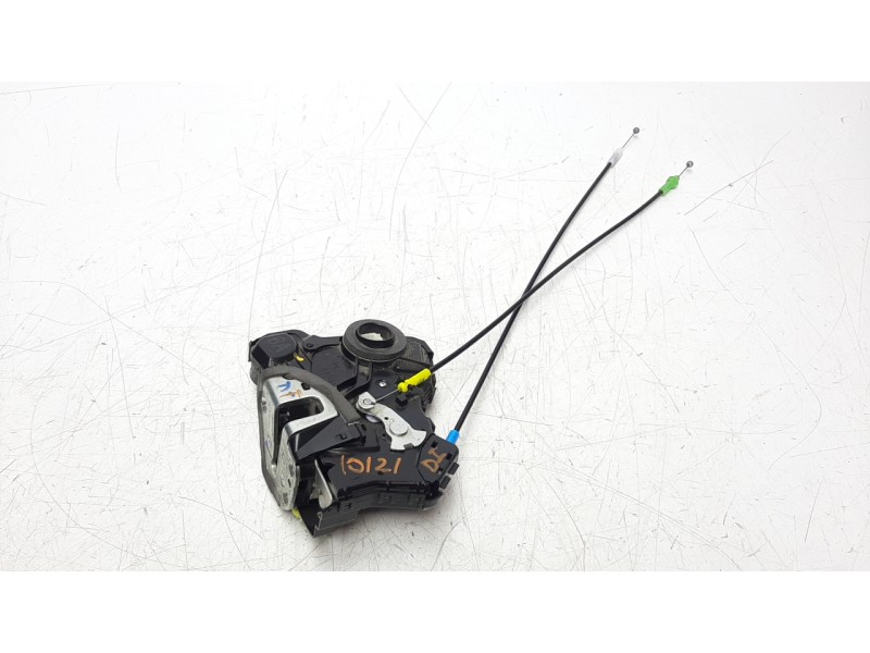 Recambio de cerradura puerta delantera izquierda para toyota auris hybrid active referencia OEM IAM 6904002211  