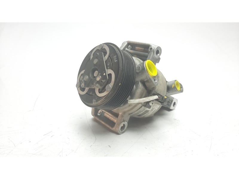 Recambio de compresor aire acondicionado para dacia sandero 0.9 tce cat referencia OEM IAM 926005689R  
