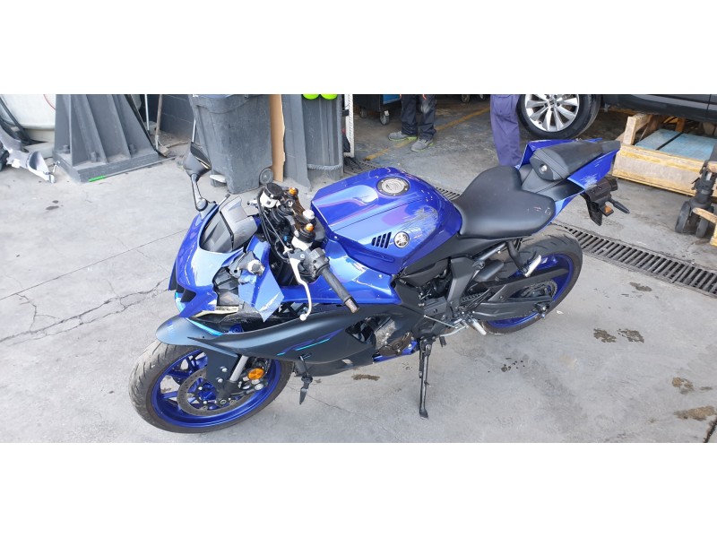 yamaha yzf-r 7 del año 2023