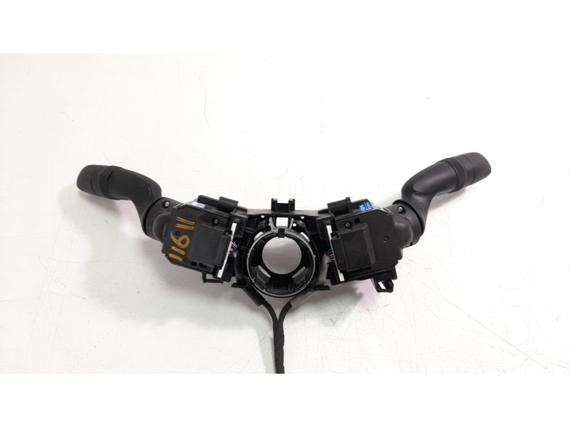 Recambio de mando multifuncion para toyota corolla (e21) referencia OEM IAM 8432933110  