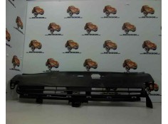 Recambio de rejilla delantera para renault clio ii fase i (b/cbo) 1.2 rn b/cboa/f referencia OEM IAM 7700846870 107193106 RN3202