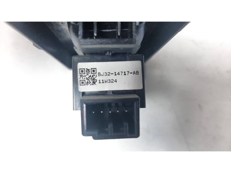 Recambio de mando elevalunas trasero izquierdo para land rover evoque 2.2 sd4 cat referencia OEM IAM BJ3214717AB  